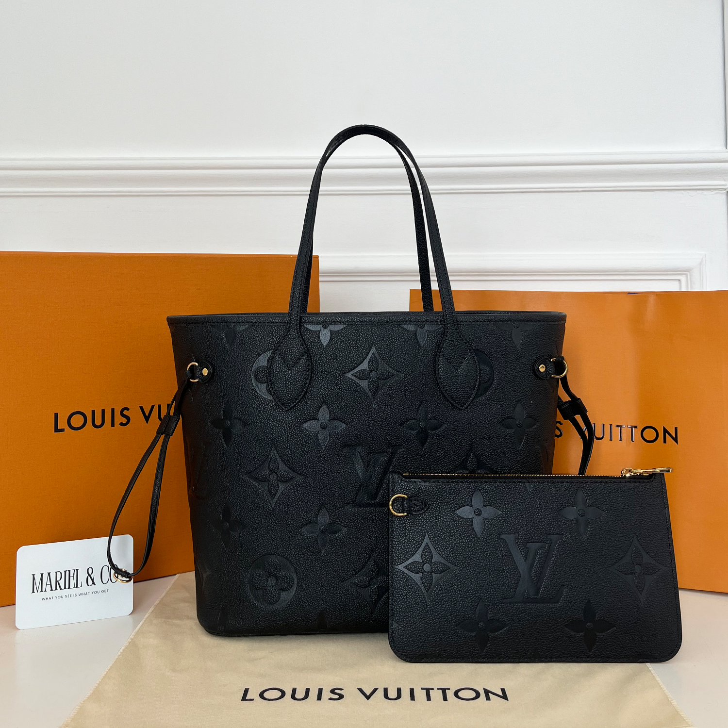 MEDIUM TOTE BAG, LEATHER – BLACK