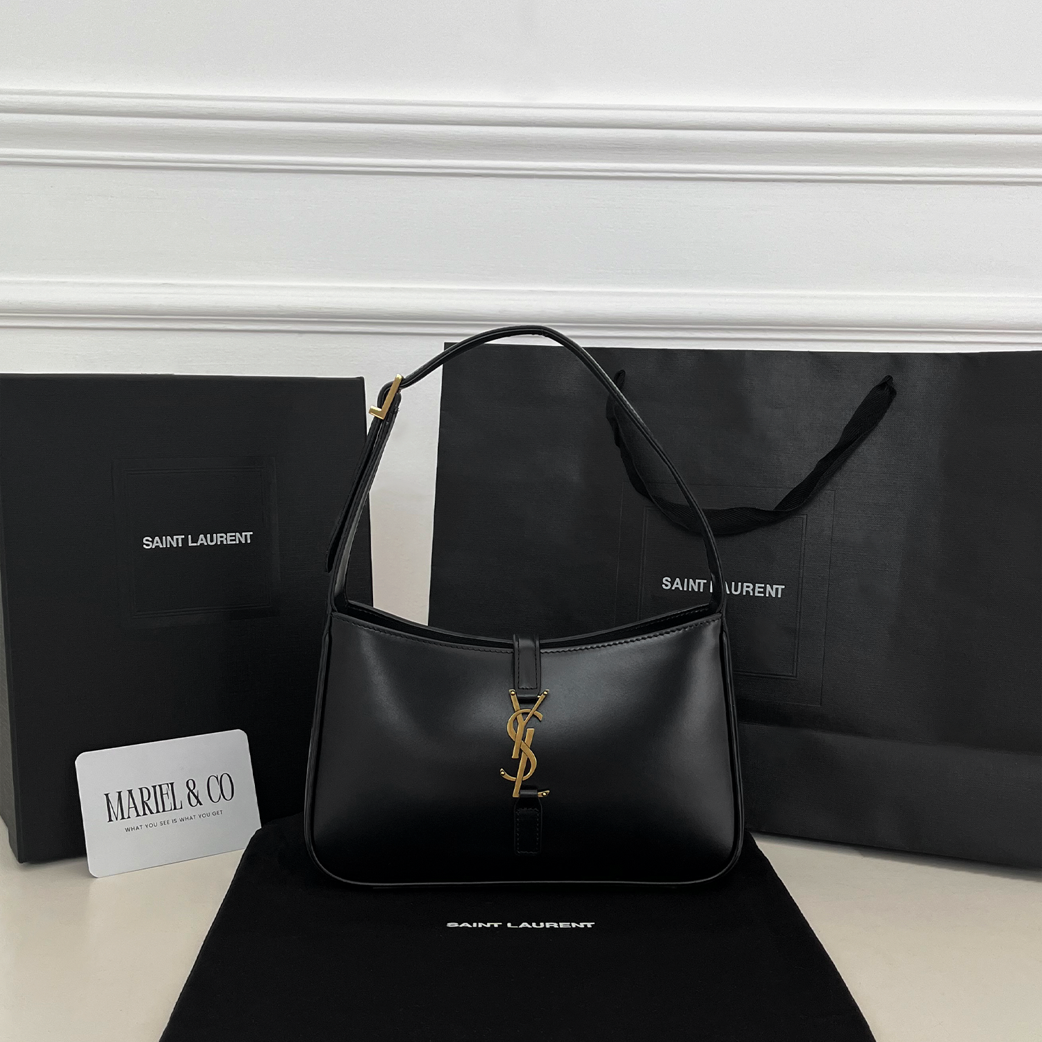 SHOULDER BAG, SMOOTH LEATHER – BLACK